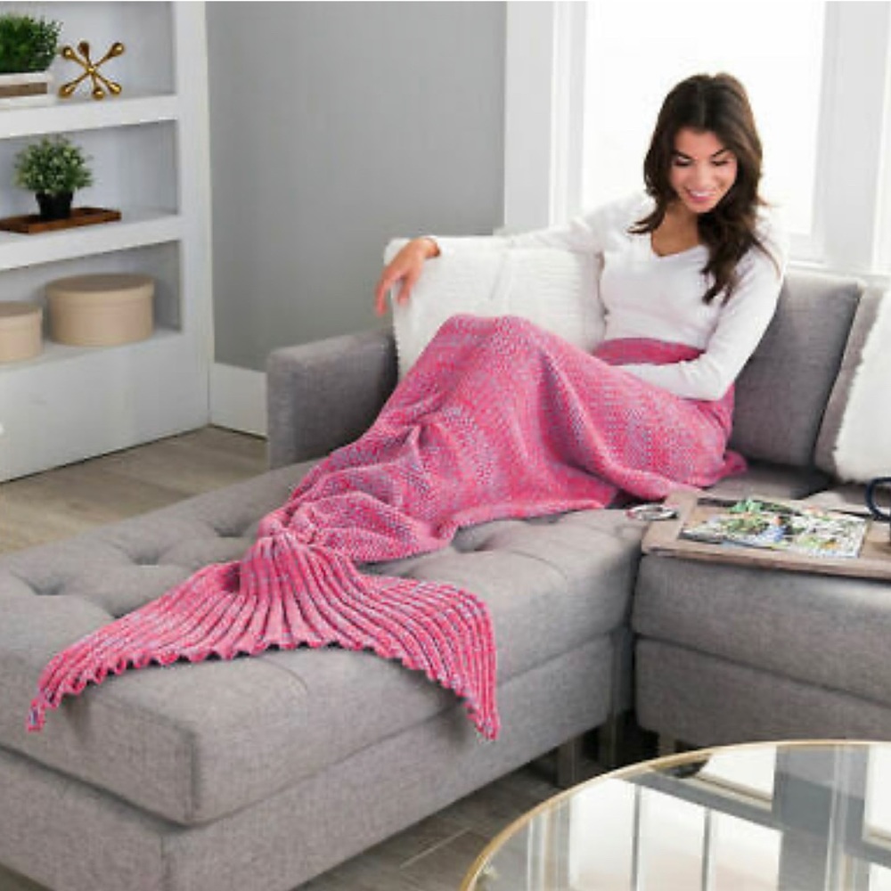 Cozelle pink full size mermaid tail open back throw blanket